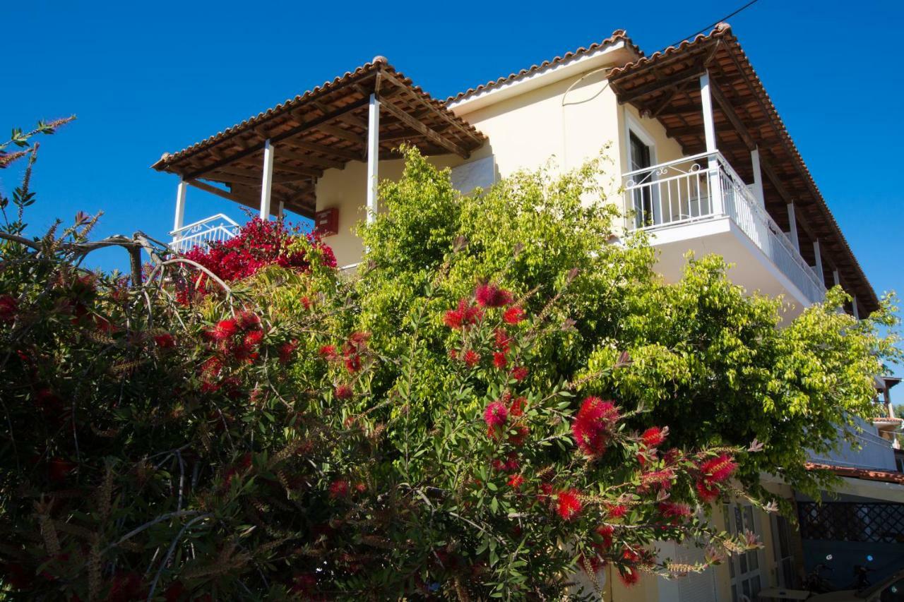 Plessas Studios Planos Exterior foto